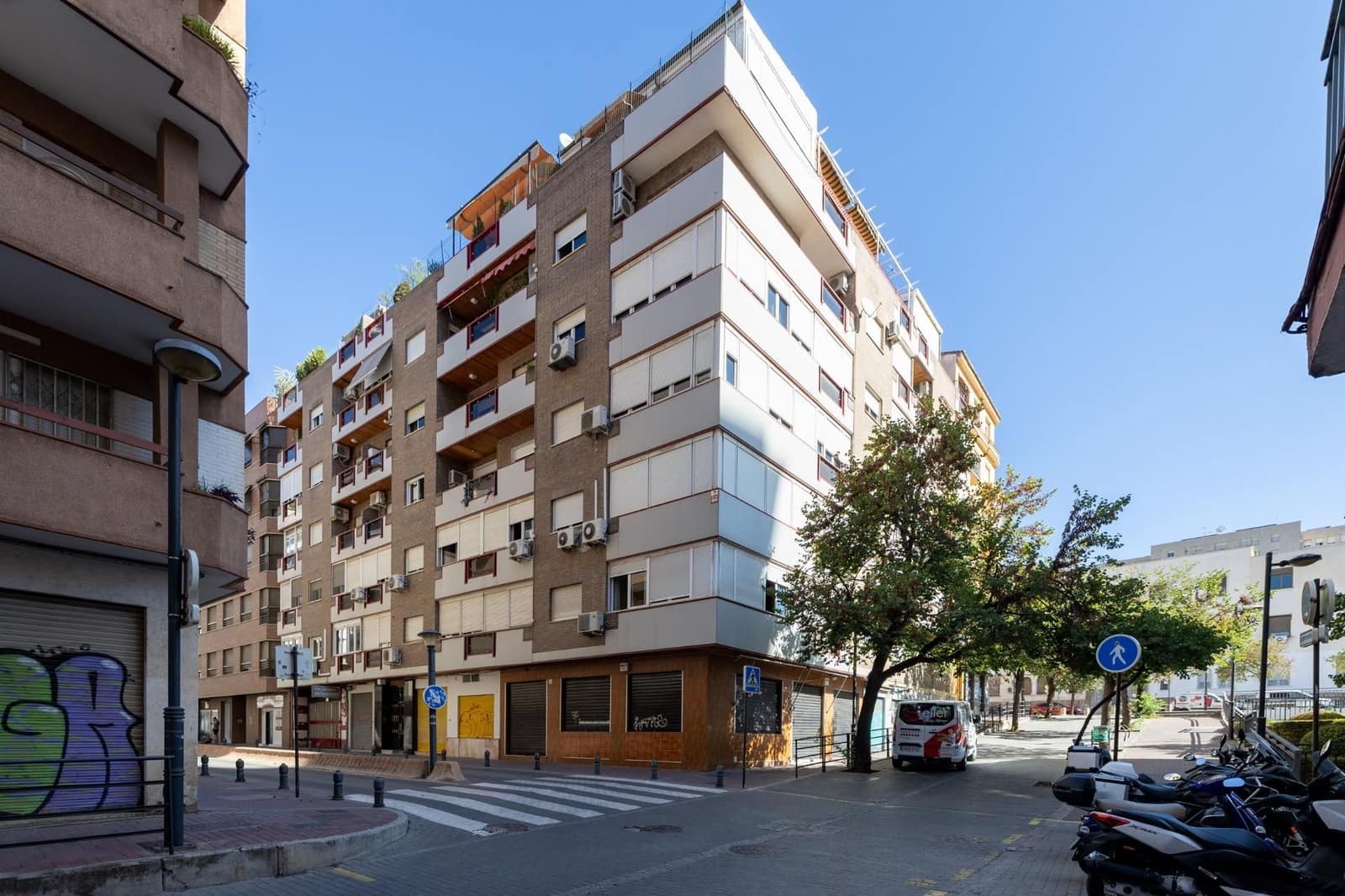 5 sovrum Lägenhet till salu i Granada stad med garage - 799 000 € (Ref: 9534316)