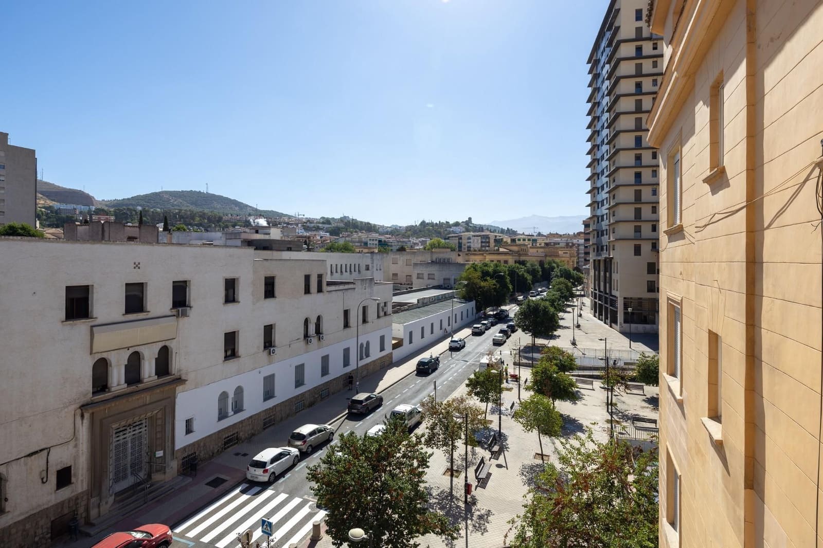 5 sovrum Lägenhet till salu i Granada stad med garage - 799 000 € (Ref: 9534316)