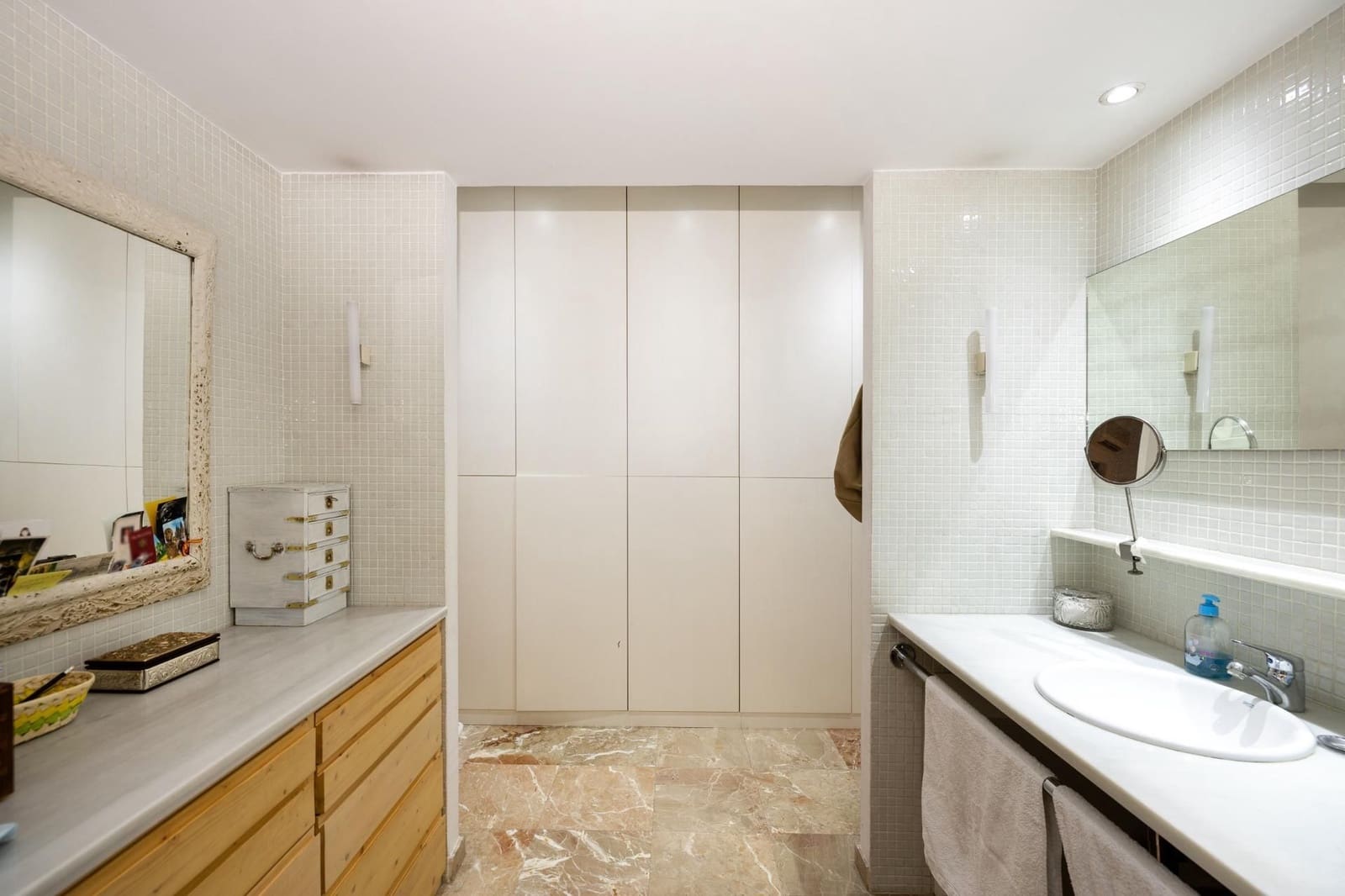 5 sovrum Lägenhet till salu i Granada stad med garage - 799 000 € (Ref: 9534316)