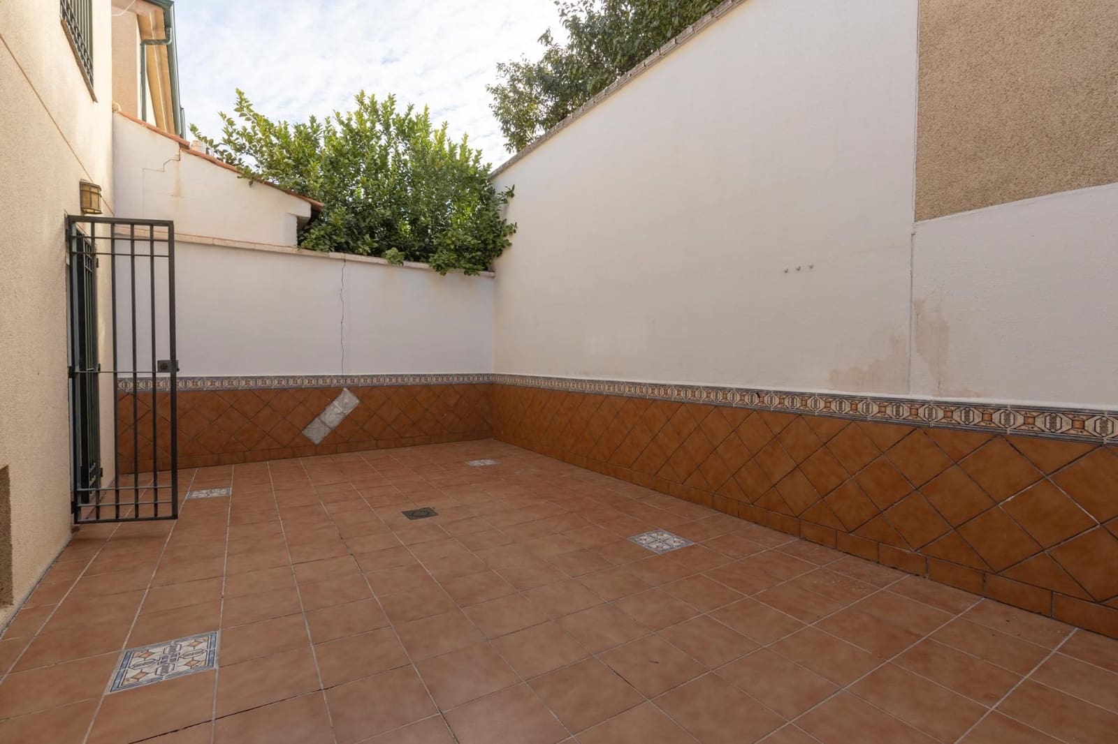 3 makuuhuone Omakotitalo myytävänä paikassa Granada kaupunki mukana 
autotalli - 299 900 € (Ref: 9534317)