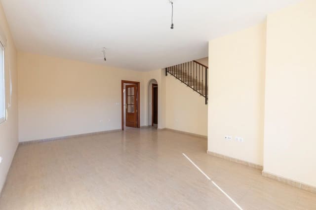 3 sovrum Semi-fristående Villa till salu i Fuente Vaqueros med garage - 175 000 € (Ref: 9534318)