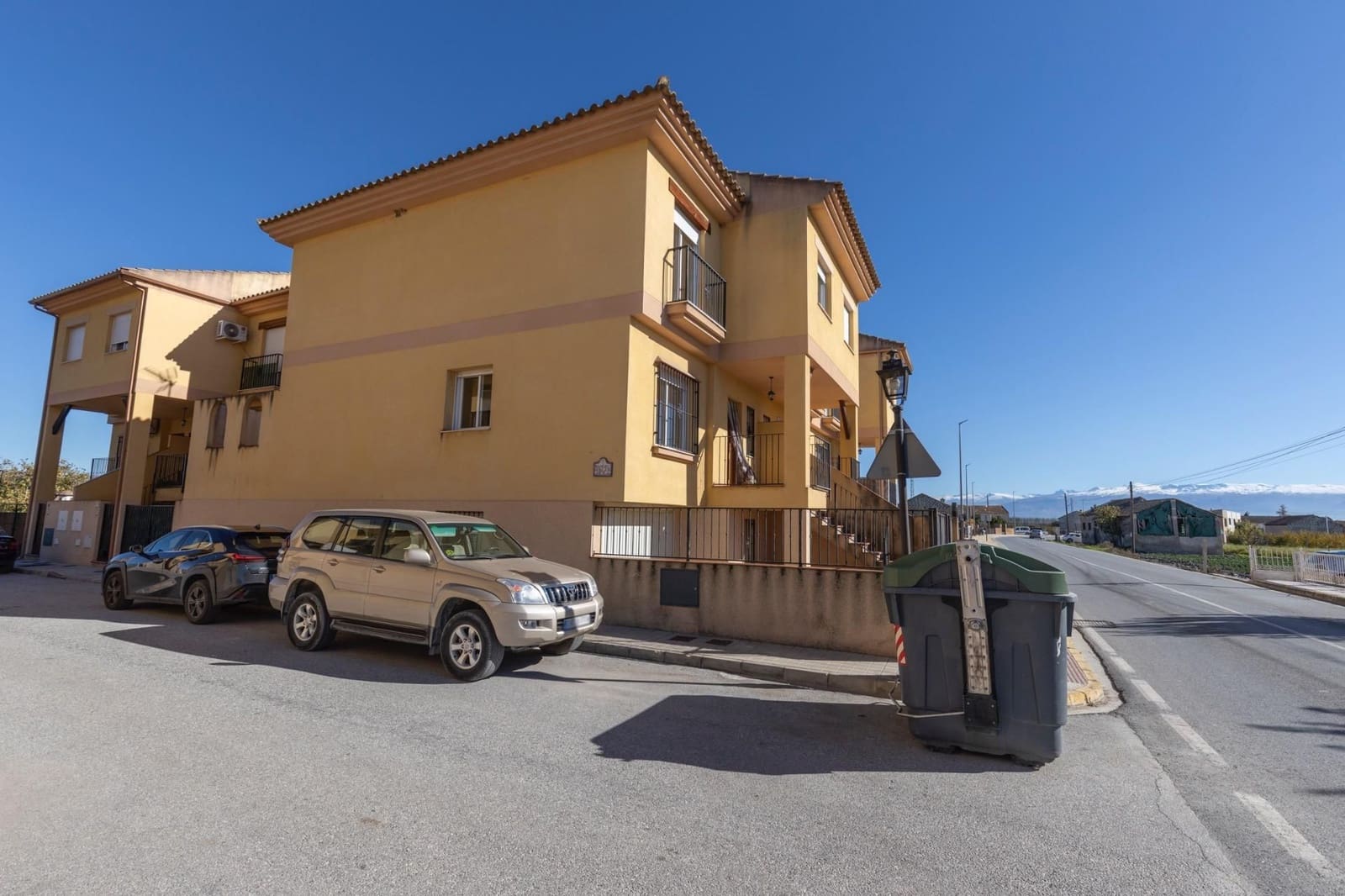 3 sovrum Semi-fristående Villa till salu i Fuente Vaqueros med garage - 175 000 € (Ref: 9534318)