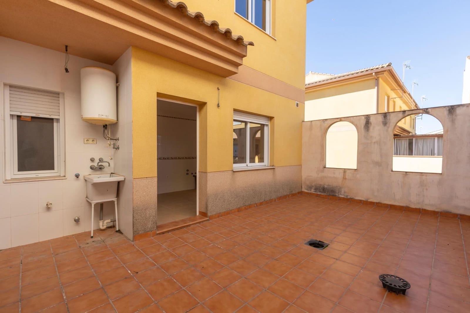 3 sovrum Semi-fristående Villa till salu i Fuente Vaqueros med garage - 175 000 € (Ref: 9534318)