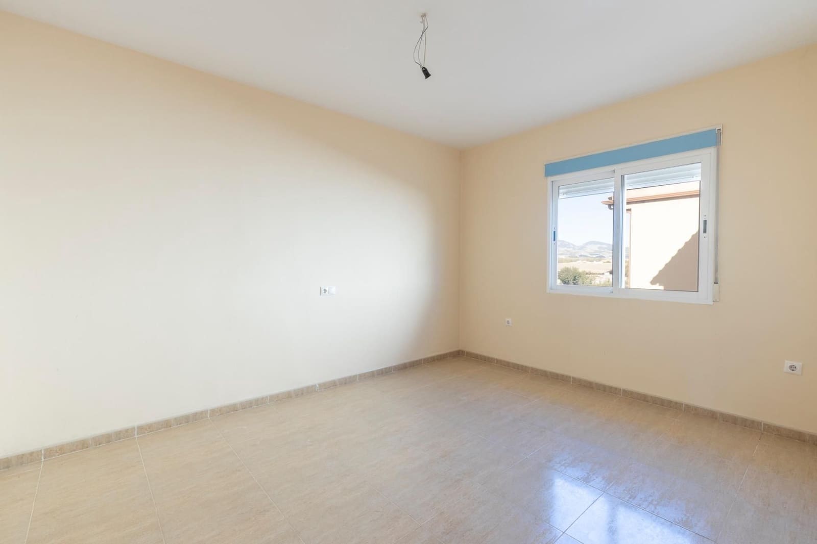 3 sovrum Semi-fristående Villa till salu i Fuente Vaqueros med garage - 175 000 € (Ref: 9534318)