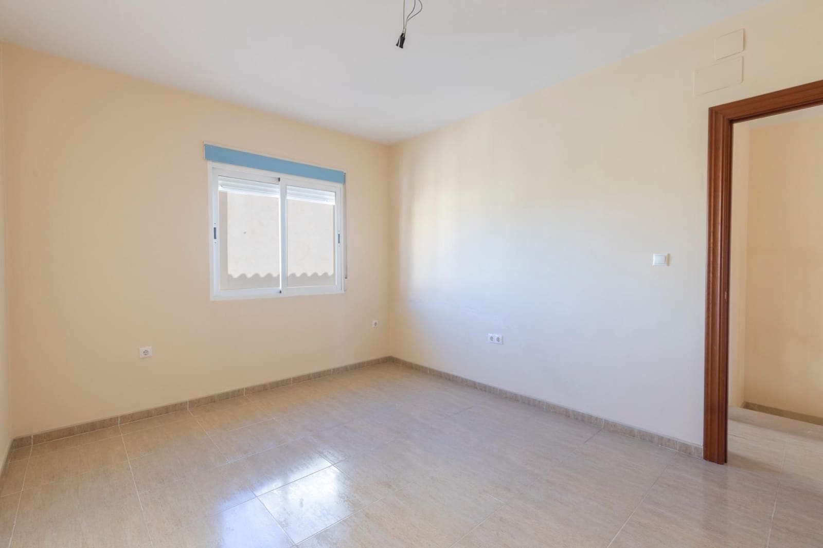 3 sovrum Semi-fristående Villa till salu i Fuente Vaqueros med garage - 175 000 € (Ref: 9534318)