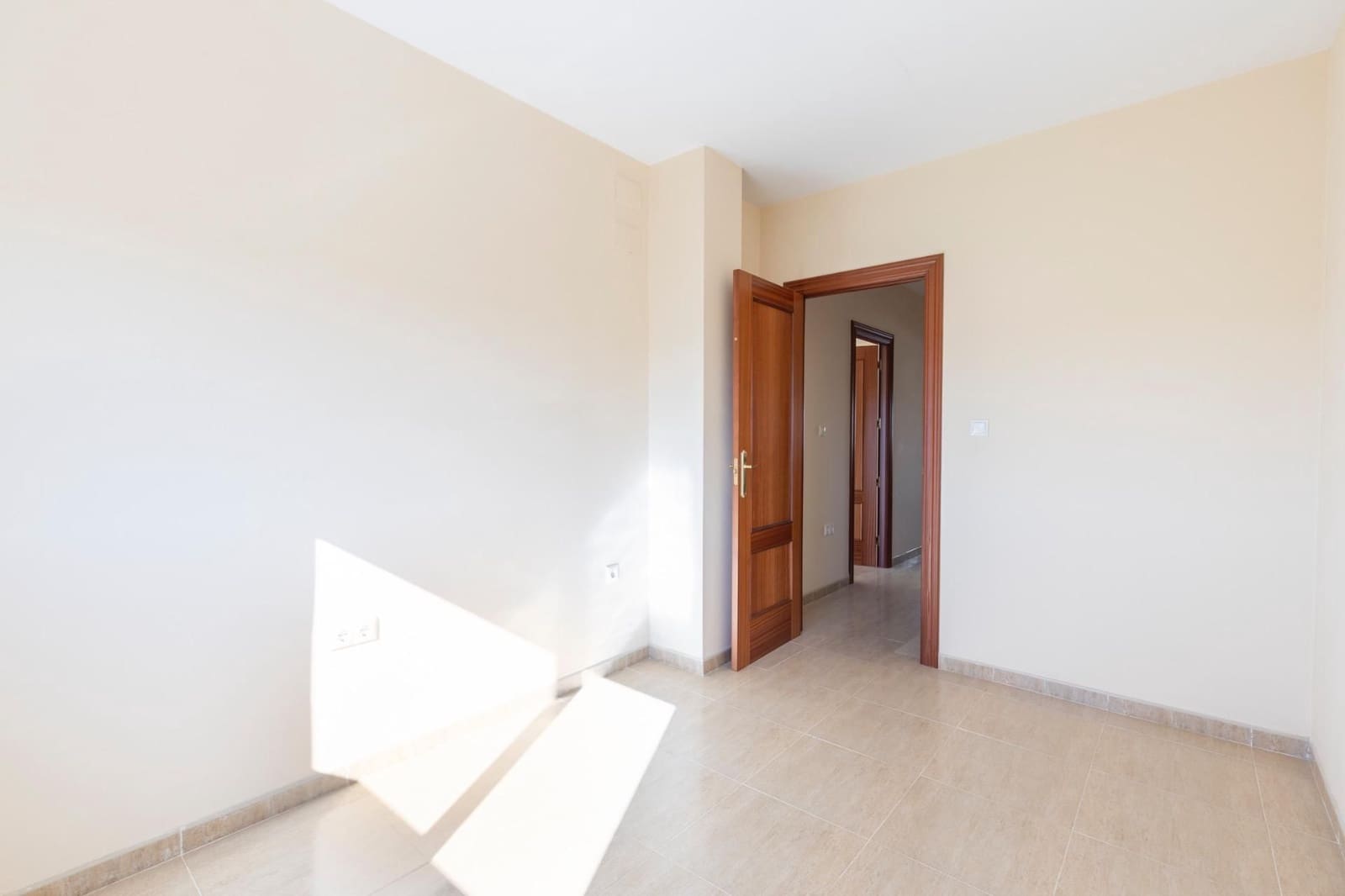 3 sovrum Semi-fristående Villa till salu i Fuente Vaqueros med garage - 175 000 € (Ref: 9534318)