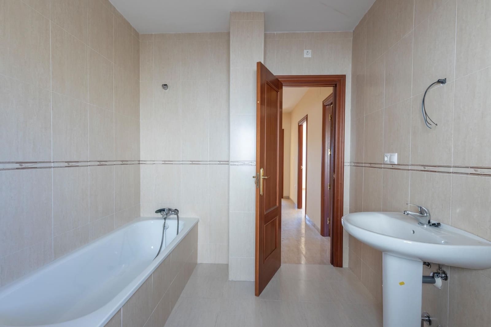 3 sovrum Semi-fristående Villa till salu i Fuente Vaqueros med garage - 175 000 € (Ref: 9534318)