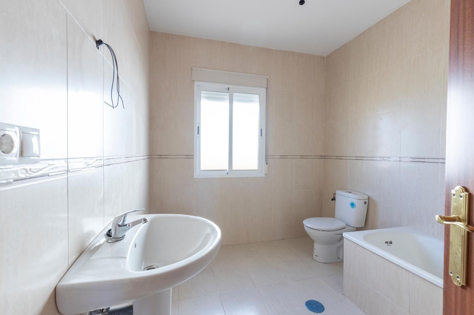 3 sovrum Semi-fristående Villa till salu i Fuente Vaqueros med garage - 175 000 € (Ref: 9534318)