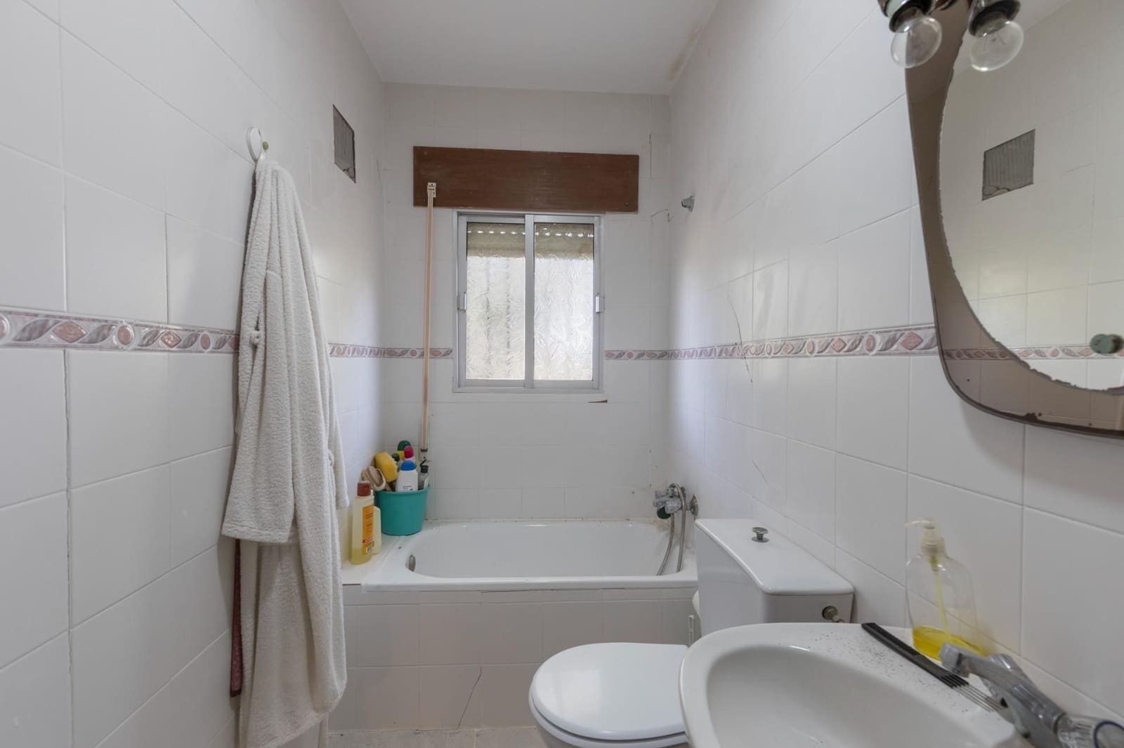 Finka/Dom wiejski na sprzedaż w Montefrio - 320 000 € (Ref: 9534321)