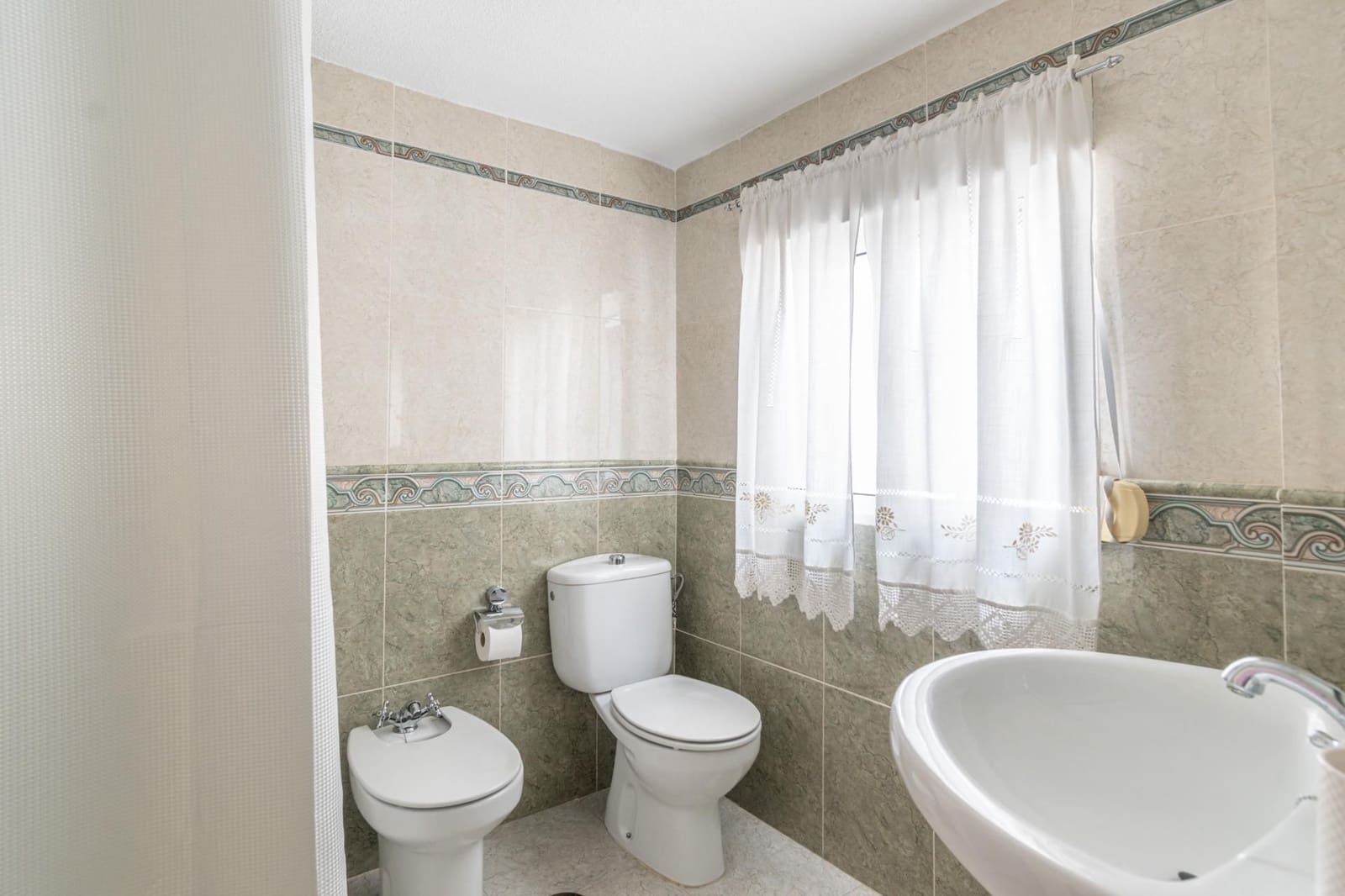 3 makuuhuone Omakotitalo myytävänä paikassa Colomera - 59 900 € (Ref: 9534323)