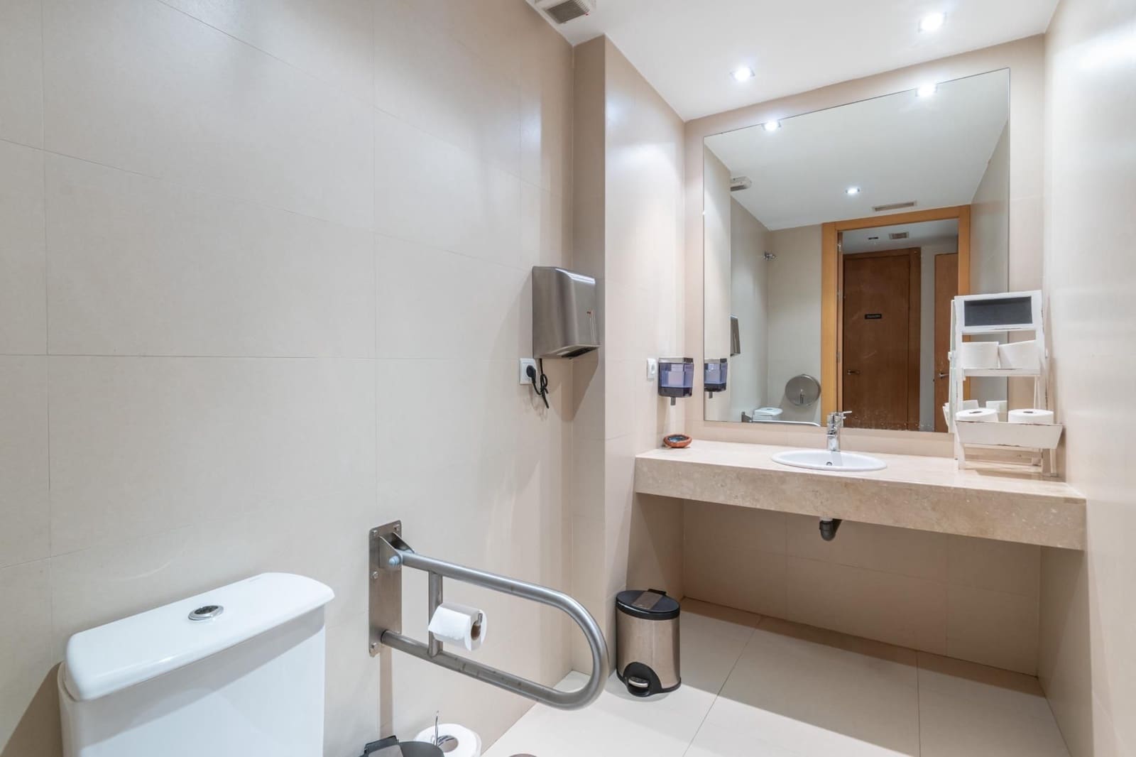 Erhverv til salg i Motril - € 295.000 (Ref: 9534324)