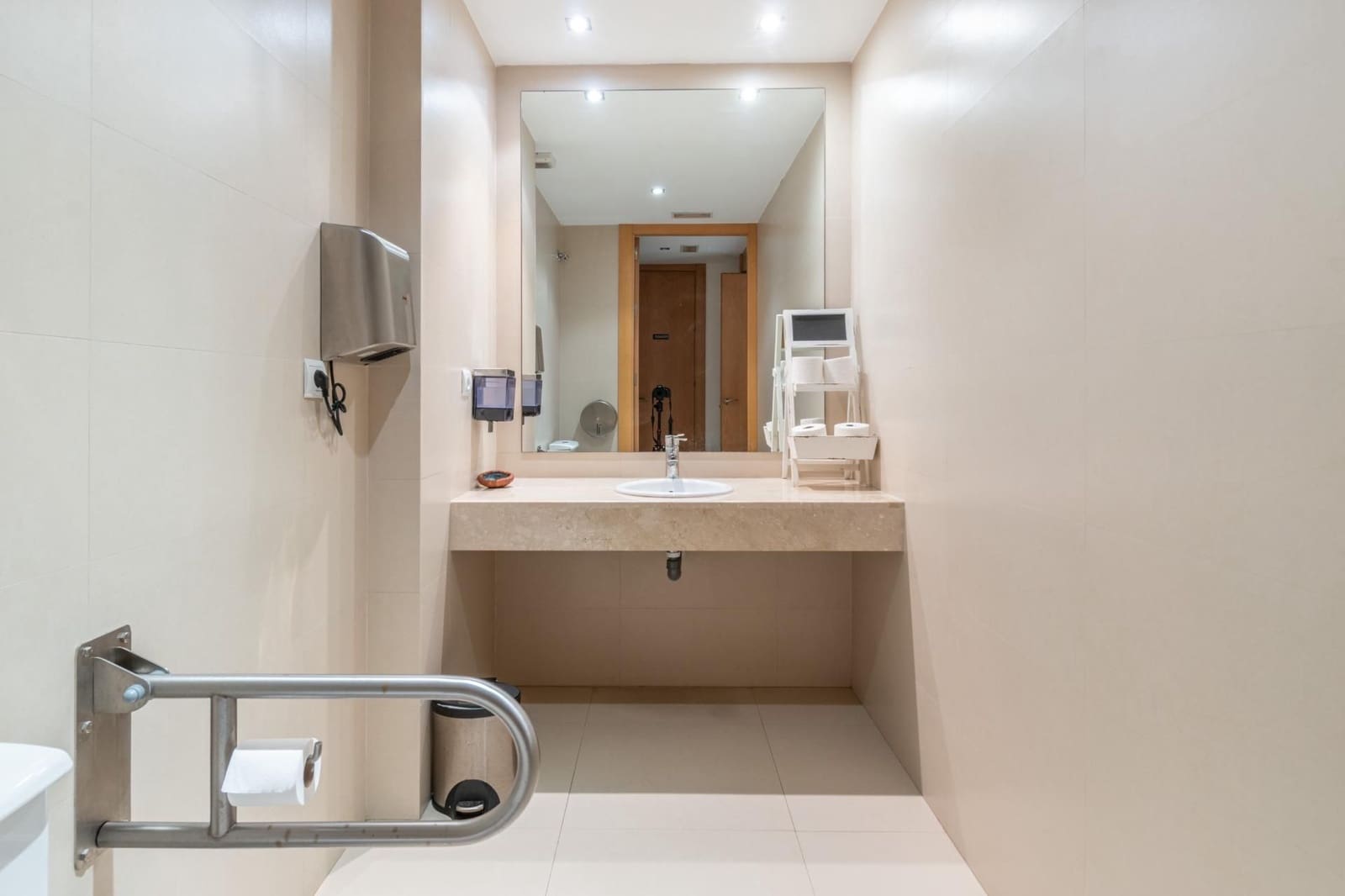 Erhverv til salg i Motril - € 295.000 (Ref: 9534324)