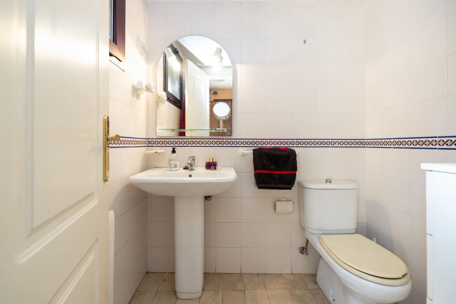 5 makuuhuone Omakotitalo myytävänä paikassa Granada kaupunki mukana 
autotalli - 400 000 € (Ref: 9534325)