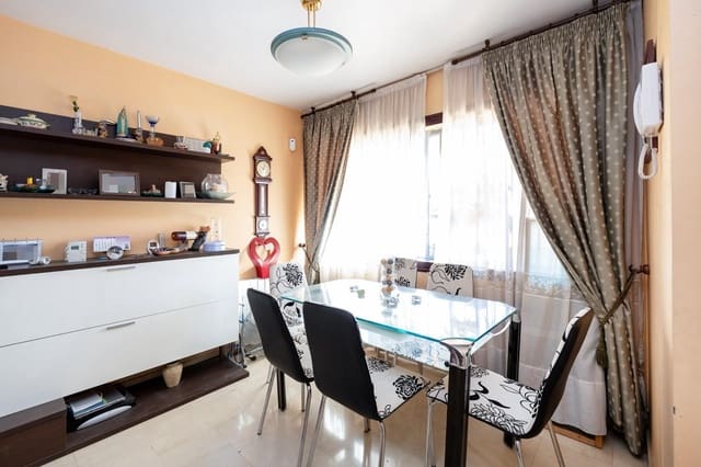 5 makuuhuone Omakotitalo myytävänä paikassa Cerrillo de Maracena - Periodistas, Granada kaupunki mukana 
autotalli - 400 000 € (Ref: 9534325)