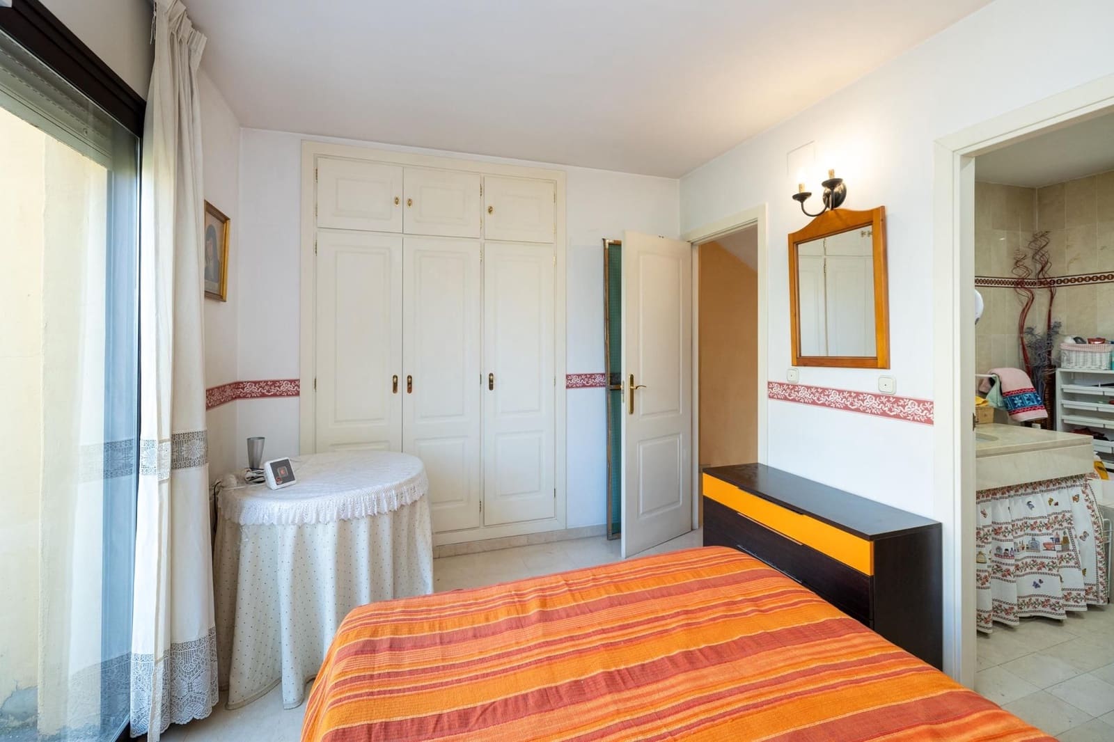 5 makuuhuone Omakotitalo myytävänä paikassa Granada kaupunki mukana 
autotalli - 400 000 € (Ref: 9534325)