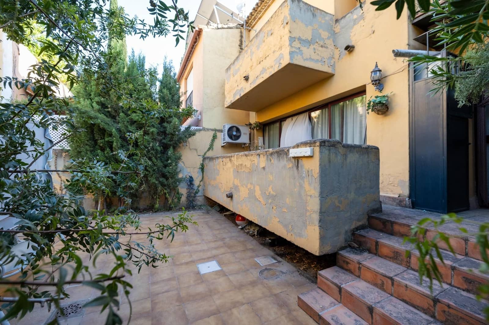 5 makuuhuone Omakotitalo myytävänä paikassa Granada kaupunki mukana 
autotalli - 400 000 € (Ref: 9534325)