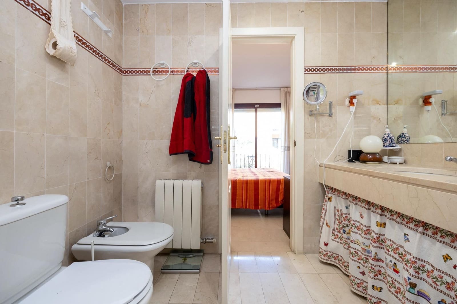 5 makuuhuone Omakotitalo myytävänä paikassa Granada kaupunki mukana 
autotalli - 400 000 € (Ref: 9534325)