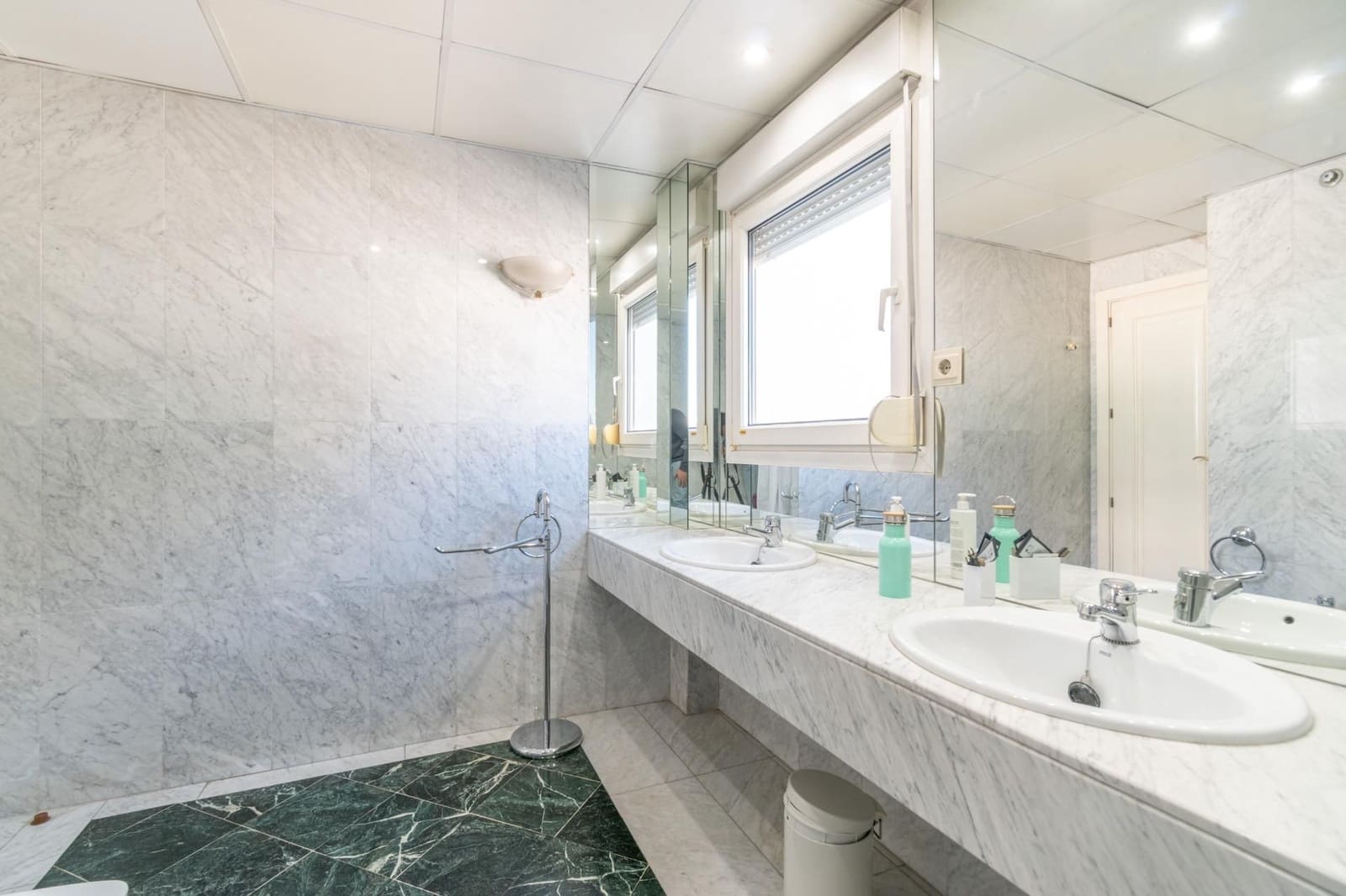 6 soveværelse Villa til salg i Granada by med swimmingpool garage - € 1.050.000 (Ref: 9534327)