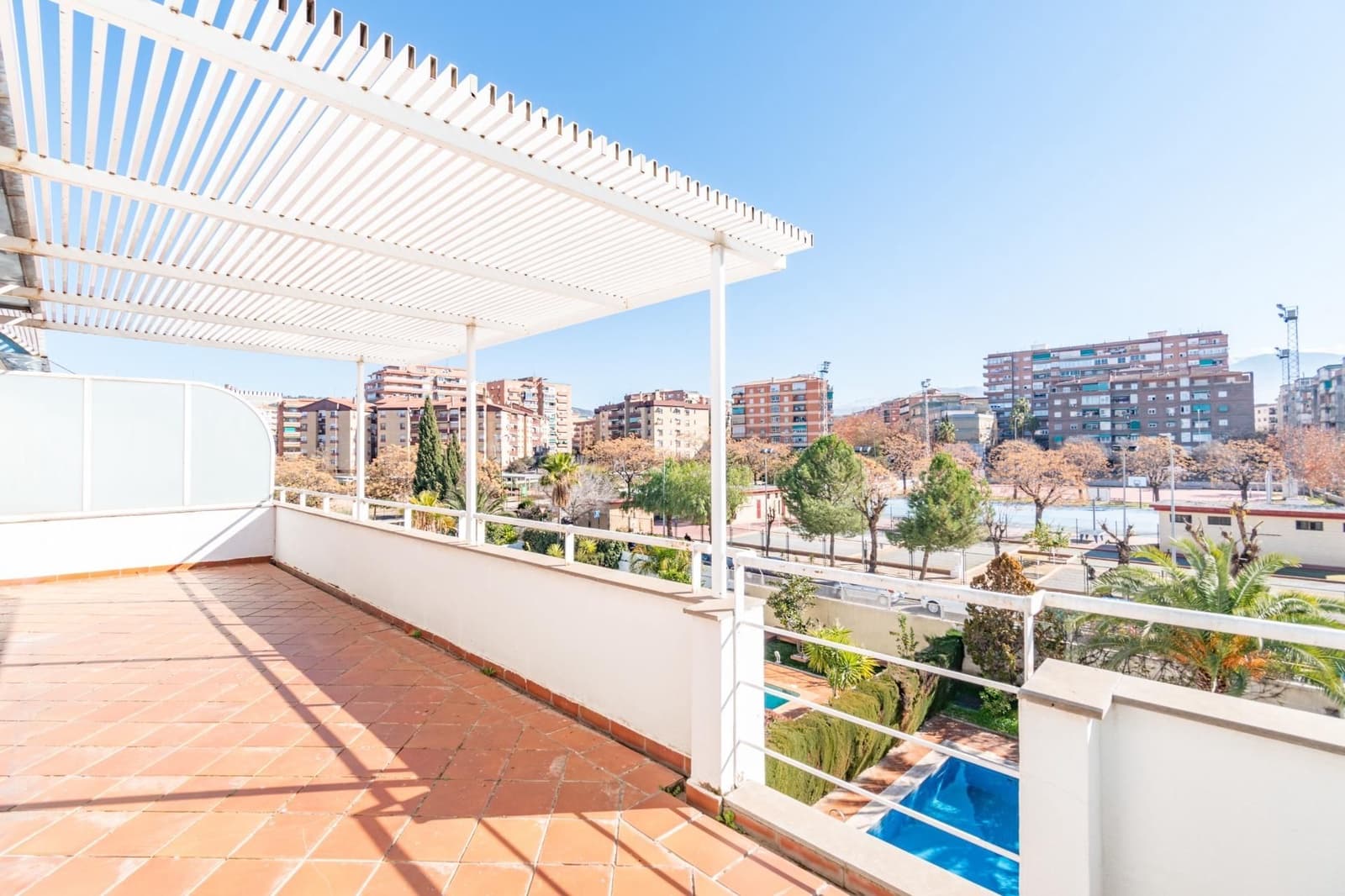 6 soveværelse Villa til salg i Granada by med swimmingpool garage - € 1.050.000 (Ref: 9534327)