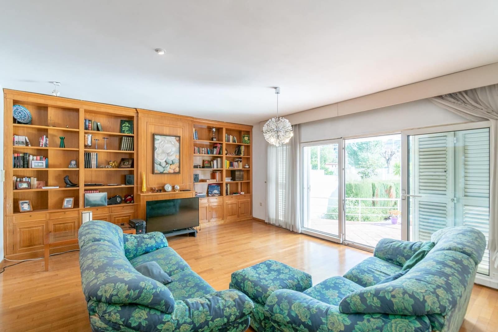 6 soveværelse Villa til salg i Granada by med swimmingpool garage - € 1.050.000 (Ref: 9534327)