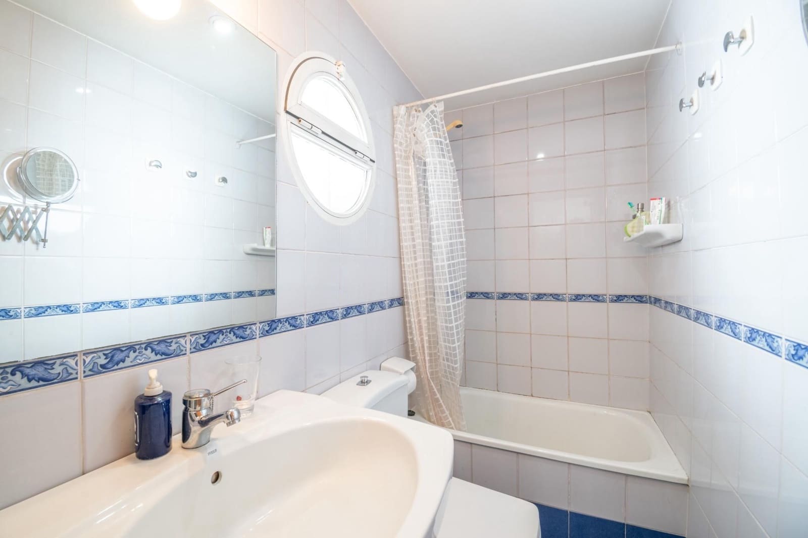 6 soveværelse Villa til salg i Granada by med swimmingpool garage - € 1.050.000 (Ref: 9534327)