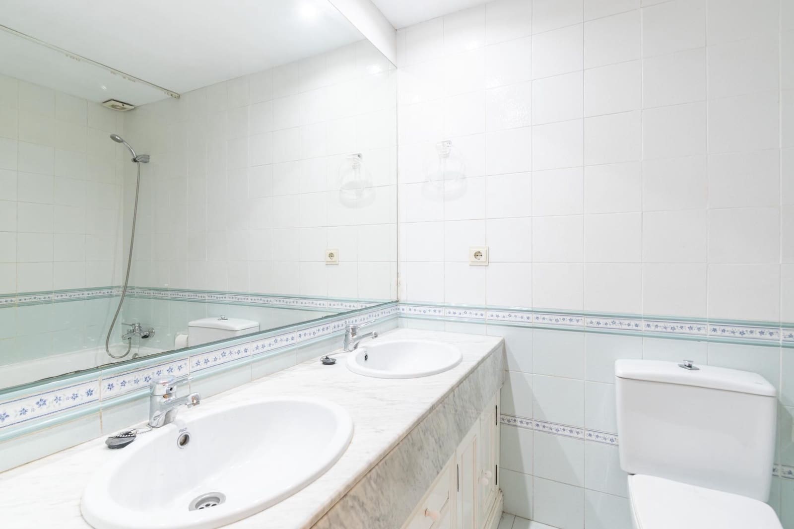 6 soveværelse Villa til salg i Granada by med swimmingpool garage - € 1.050.000 (Ref: 9534327)