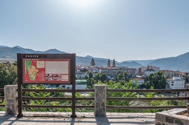 5 soveværelse Finca/Landehus til salg i Orgiva med swimmingpool garage - € 580.000 (Ref: 9534329)