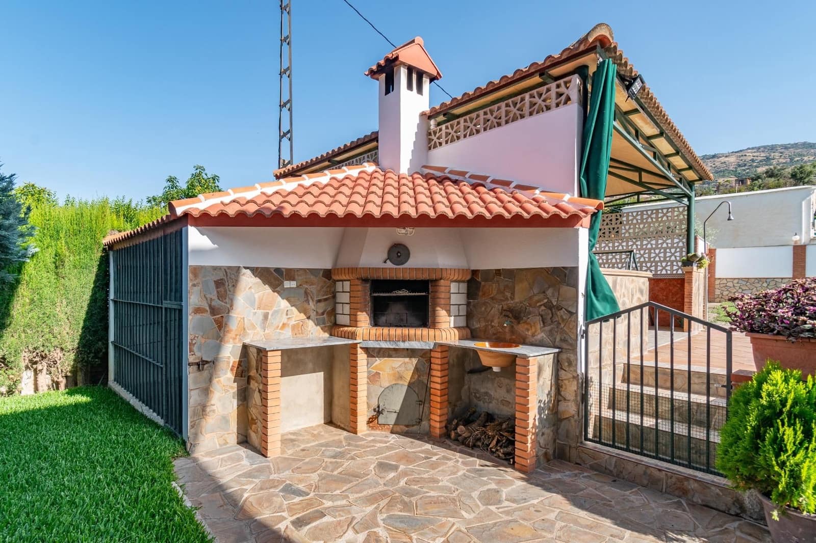 5 soveværelse Finca/Landehus til salg i Orgiva med swimmingpool garage - € 580.000 (Ref: 9534329)