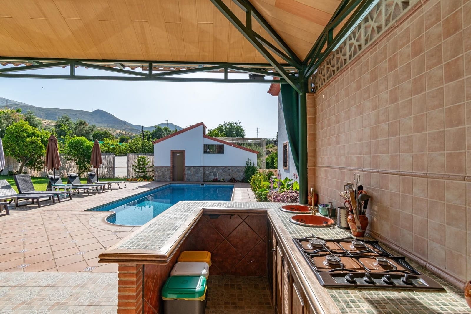 5 soveværelse Finca/Landehus til salg i Orgiva med swimmingpool garage - € 580.000 (Ref: 9534329)