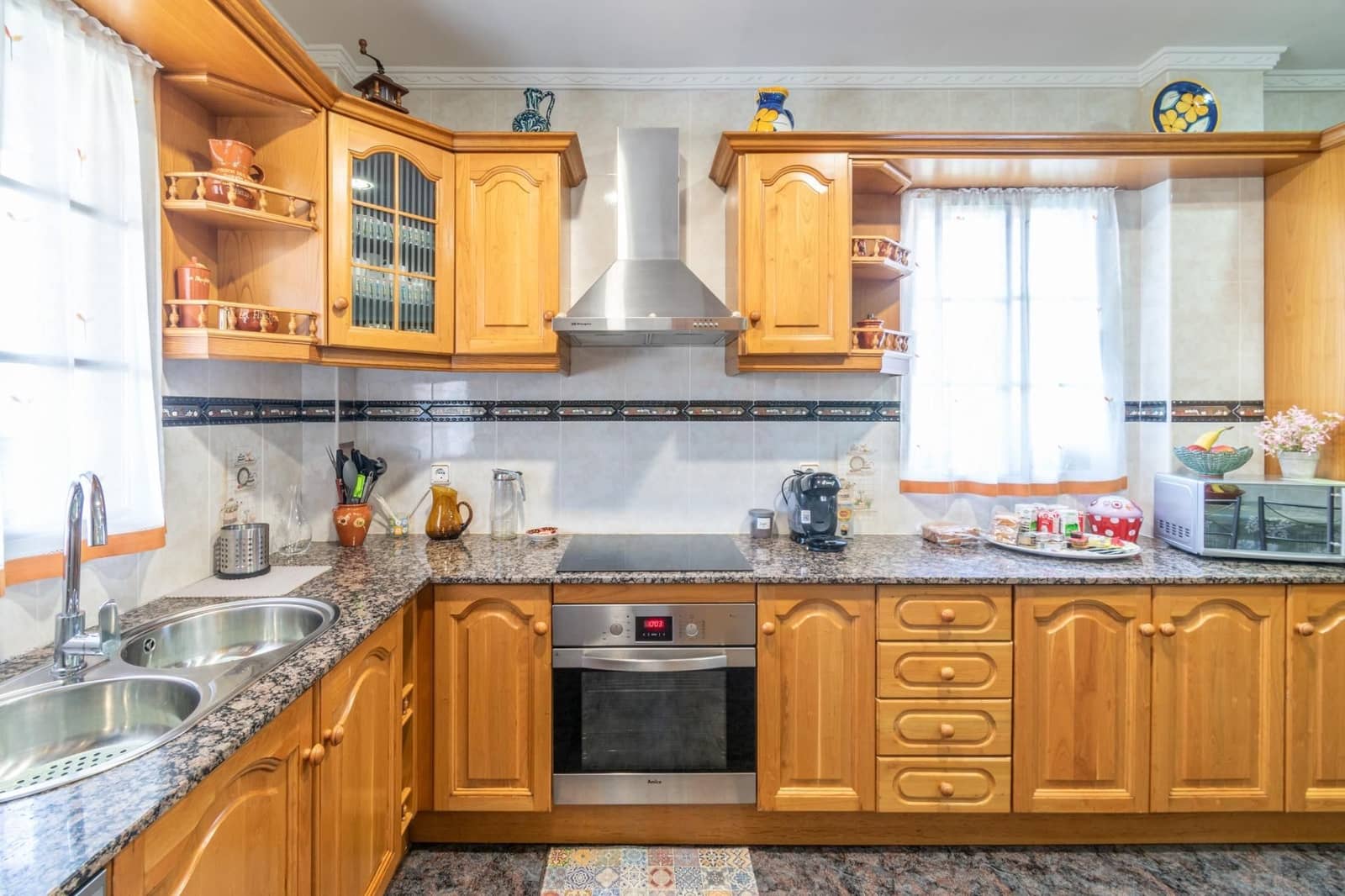 5 soveværelse Finca/Landehus til salg i Orgiva med swimmingpool garage - € 580.000 (Ref: 9534329)