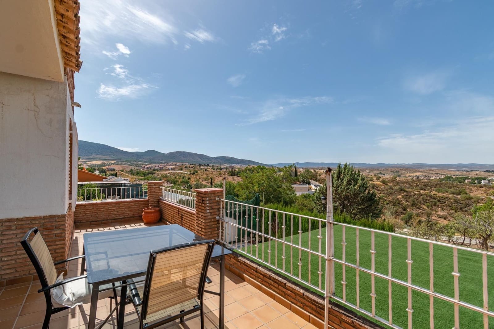 4 Zimmer Villa zu verkaufen in Otura mit Pool Garage - 398.000 € (Ref: 9534332)