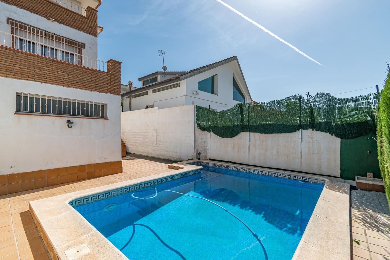 4 Zimmer Villa zu verkaufen in Otura mit Pool Garage - 398.000 € (Ref: 9534332)