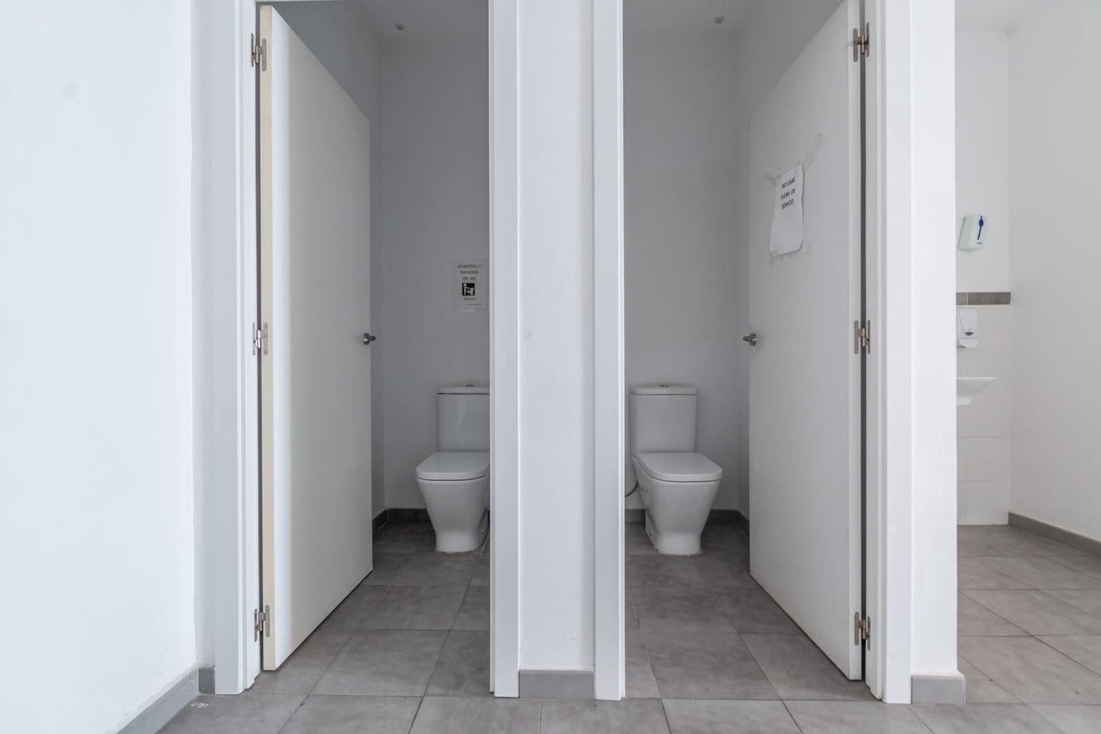 Commercial for sale in Pulianas - € 1,200,000 (Ref: 9534335)