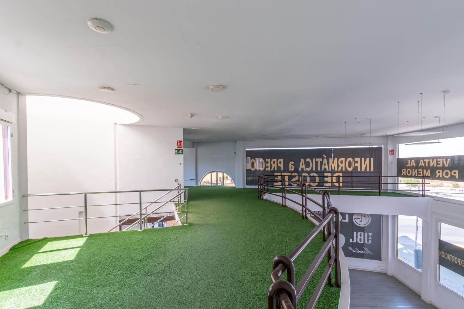 Commercial for sale in Pulianas - € 1,200,000 (Ref: 9534335)