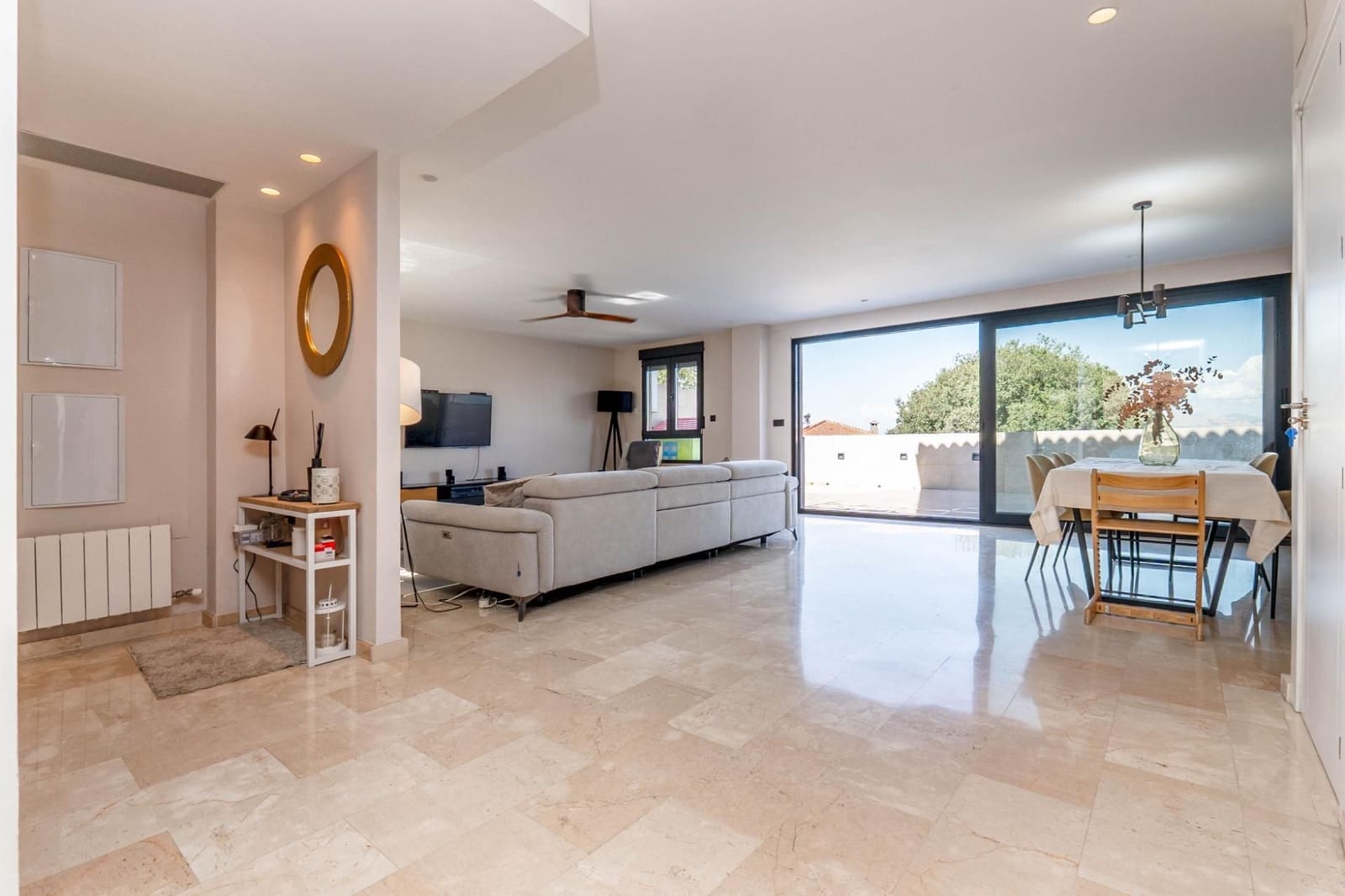 3 soveværelse Semi-Rækkehus til salg i Cajar med garage - € 379.000 (Ref: 9534336)