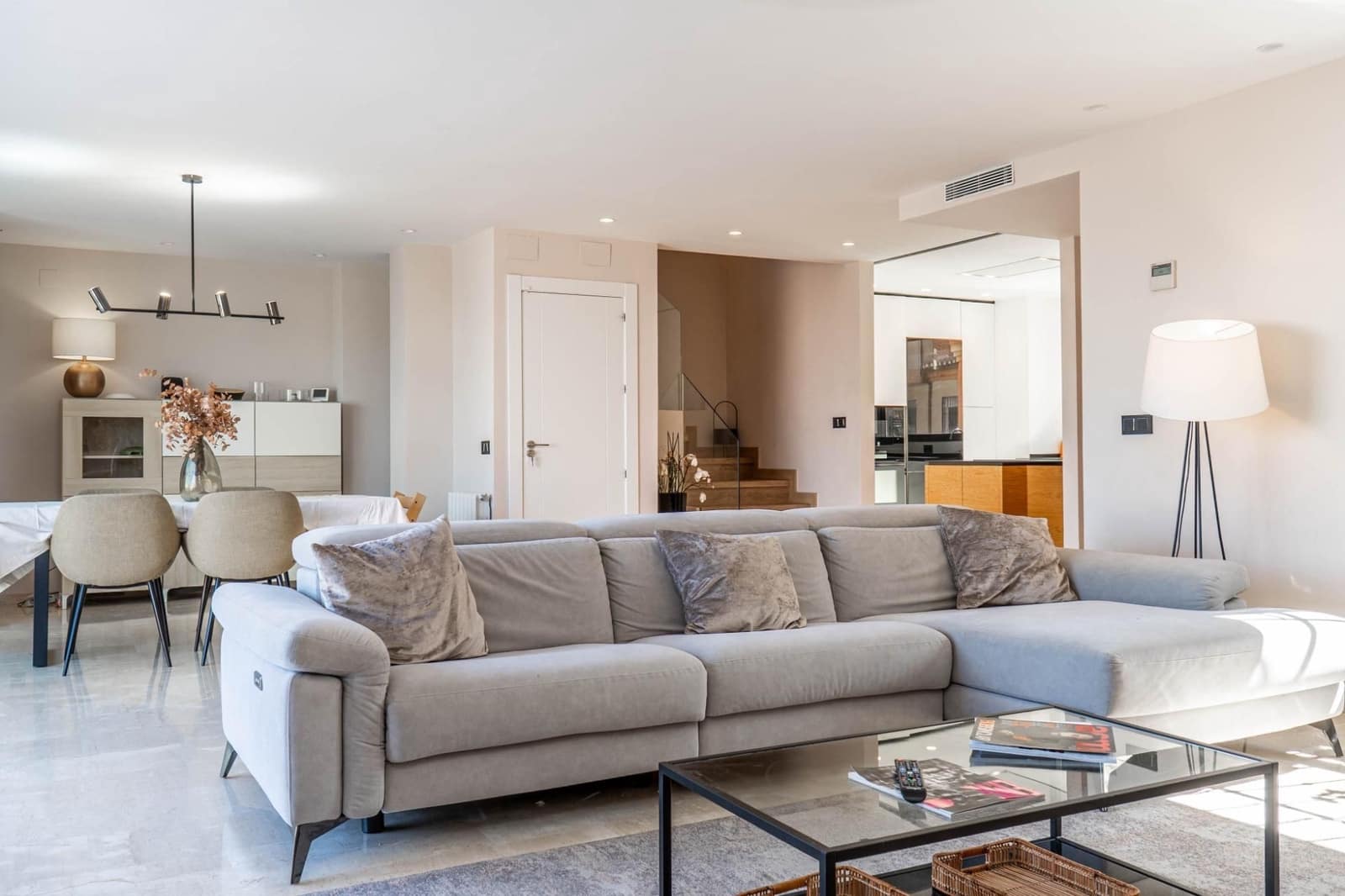 3 soveværelse Semi-Rækkehus til salg i Cajar med garage - € 379.000 (Ref: 9534336)