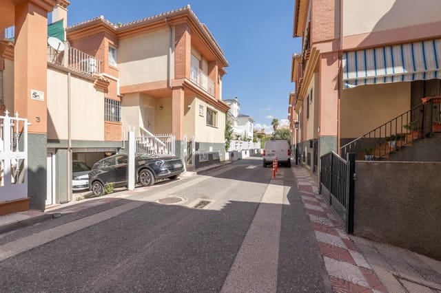 3 soveværelse Semi-Rækkehus til salg i Cájar med garage - € 379.000 (Ref: 9534336)