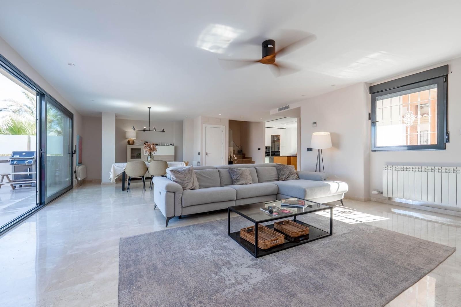 3 soveværelse Semi-Rækkehus til salg i Cajar med garage - € 379.000 (Ref: 9534336)