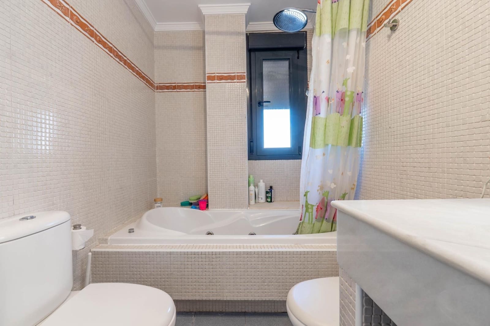 3 soveværelse Semi-Rækkehus til salg i Cajar med garage - € 379.000 (Ref: 9534336)