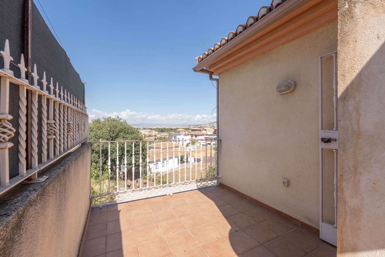 3 soveværelse Semi-Rækkehus til salg i Cajar med garage - € 379.000 (Ref: 9534336)