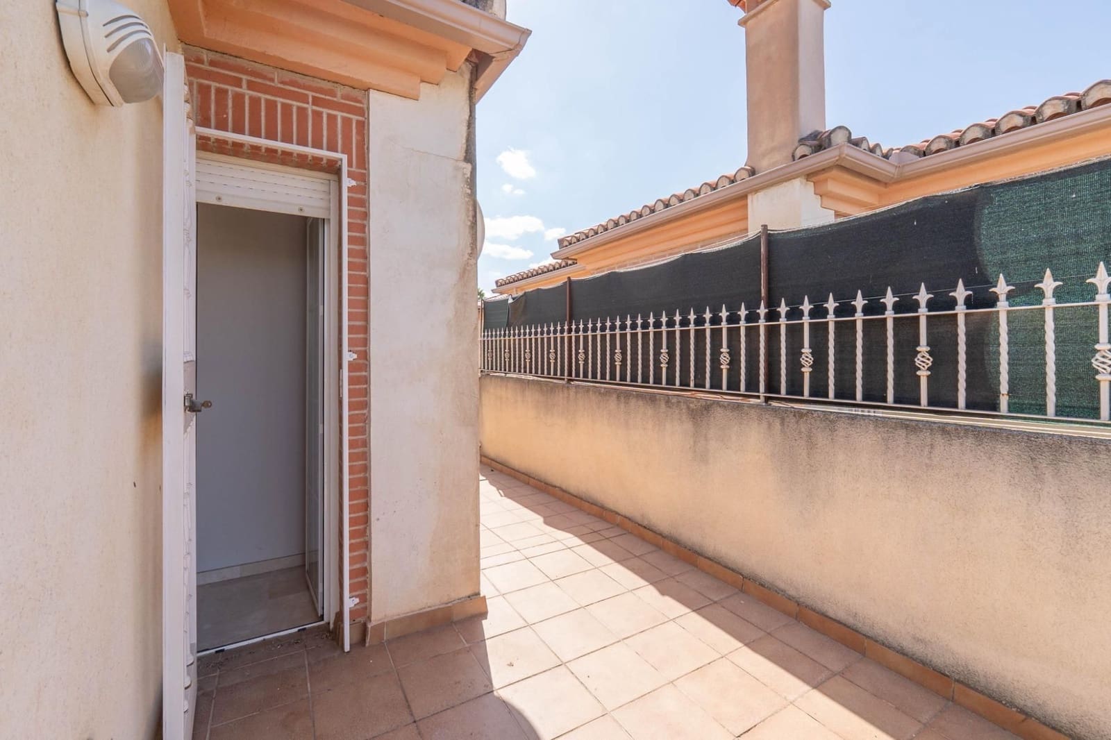 3 soveværelse Semi-Rækkehus til salg i Cajar med garage - € 379.000 (Ref: 9534336)