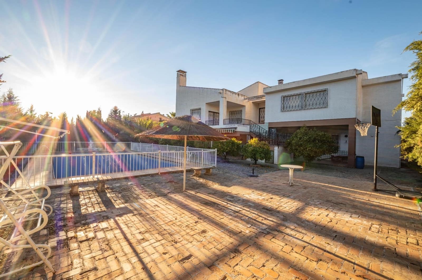 6 bedroom Villa for sale in Huetor Vega with pool garage - € 1,100,000 (Ref: 9534340)