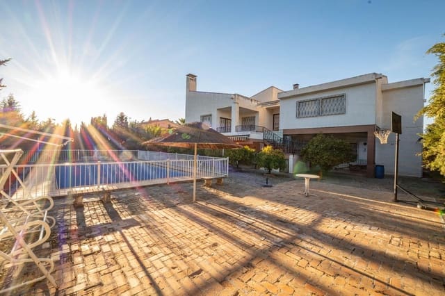 6 soveværelse Villa til salg i Huétor Vega med swimmingpool garage - € 1.100.000 (Ref: 9534340)