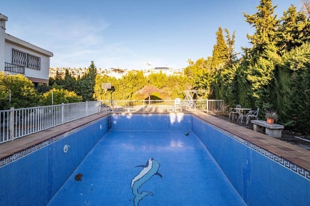 6 soveværelse Villa til salg i Huétor Vega med swimmingpool garage - € 1.100.000 (Ref: 9534340)