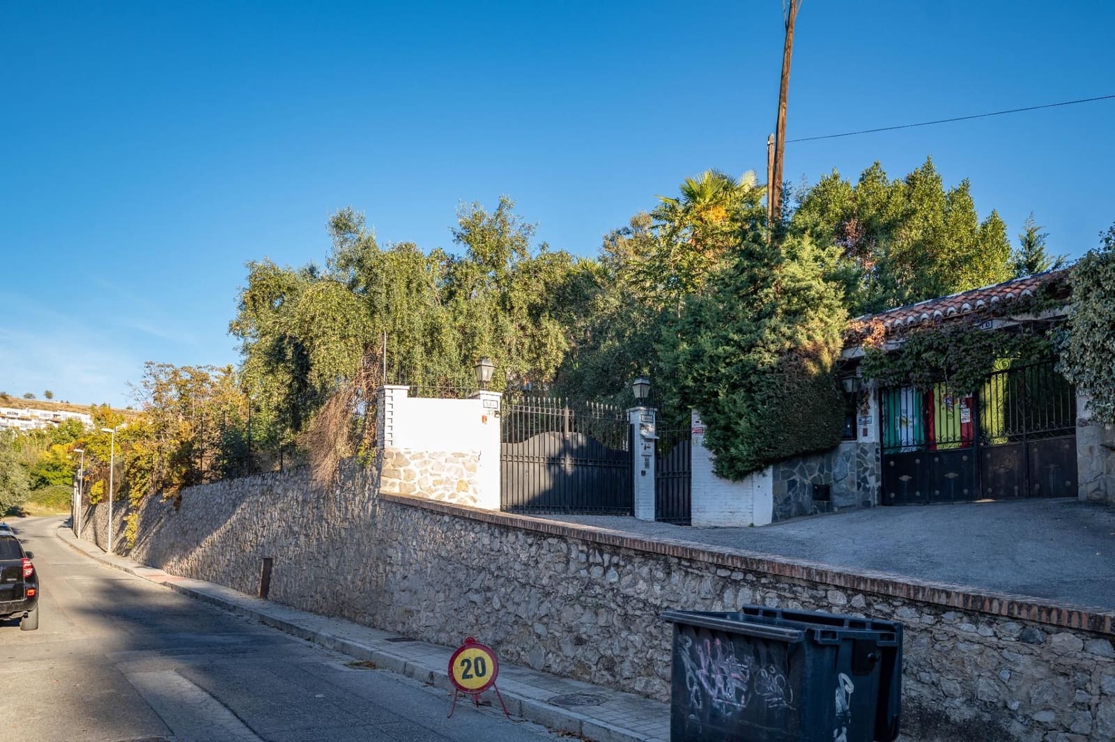 6 bedroom Villa for sale in Huetor Vega with pool garage - € 1,100,000 (Ref: 9534340)