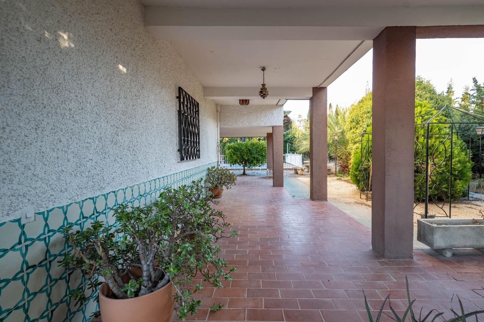 6 bedroom Villa for sale in Huetor Vega with pool garage - € 1,100,000 (Ref: 9534340)