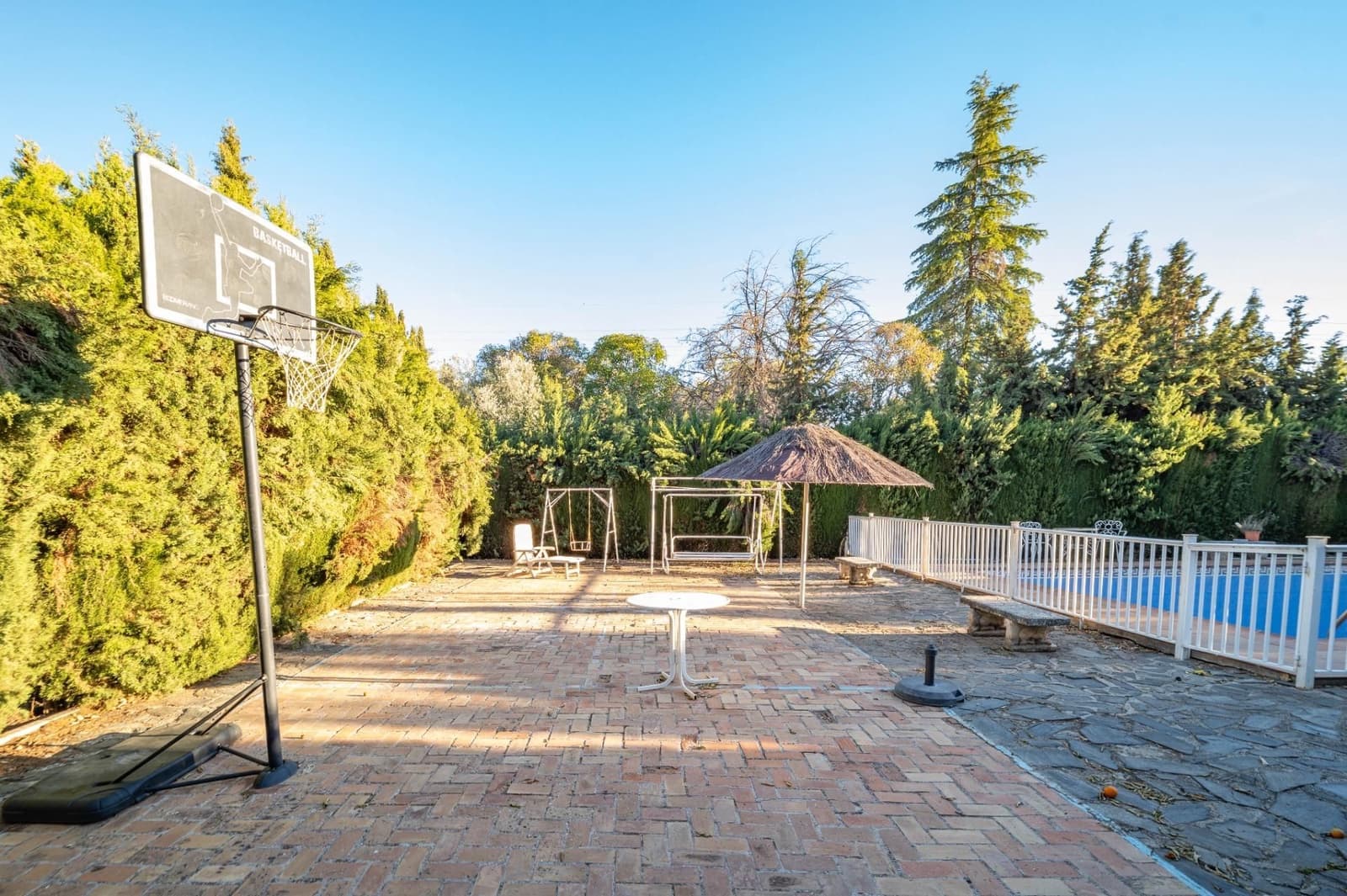 6 bedroom Villa for sale in Huetor Vega with pool garage - € 1,100,000 (Ref: 9534340)