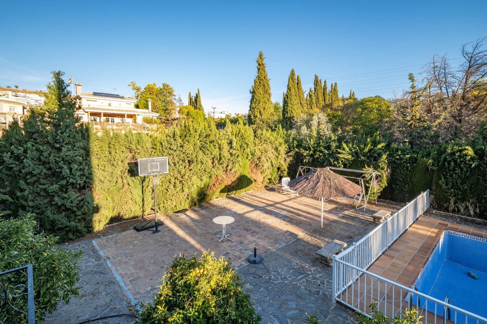 6 bedroom Villa for sale in Huetor Vega with pool garage - € 1,100,000 (Ref: 9534340)