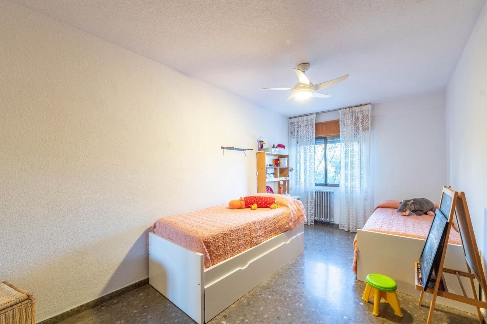 6 bedroom Villa for sale in Huetor Vega with pool garage - € 1,100,000 (Ref: 9534340)