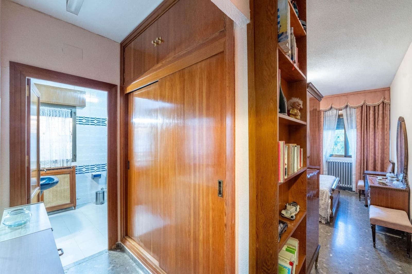 6 bedroom Villa for sale in Huetor Vega with pool garage - € 1,100,000 (Ref: 9534340)